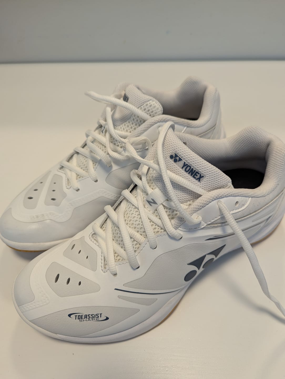 Customer photo review of Yonex Power Cushion SHB65Z4 Men [White]
