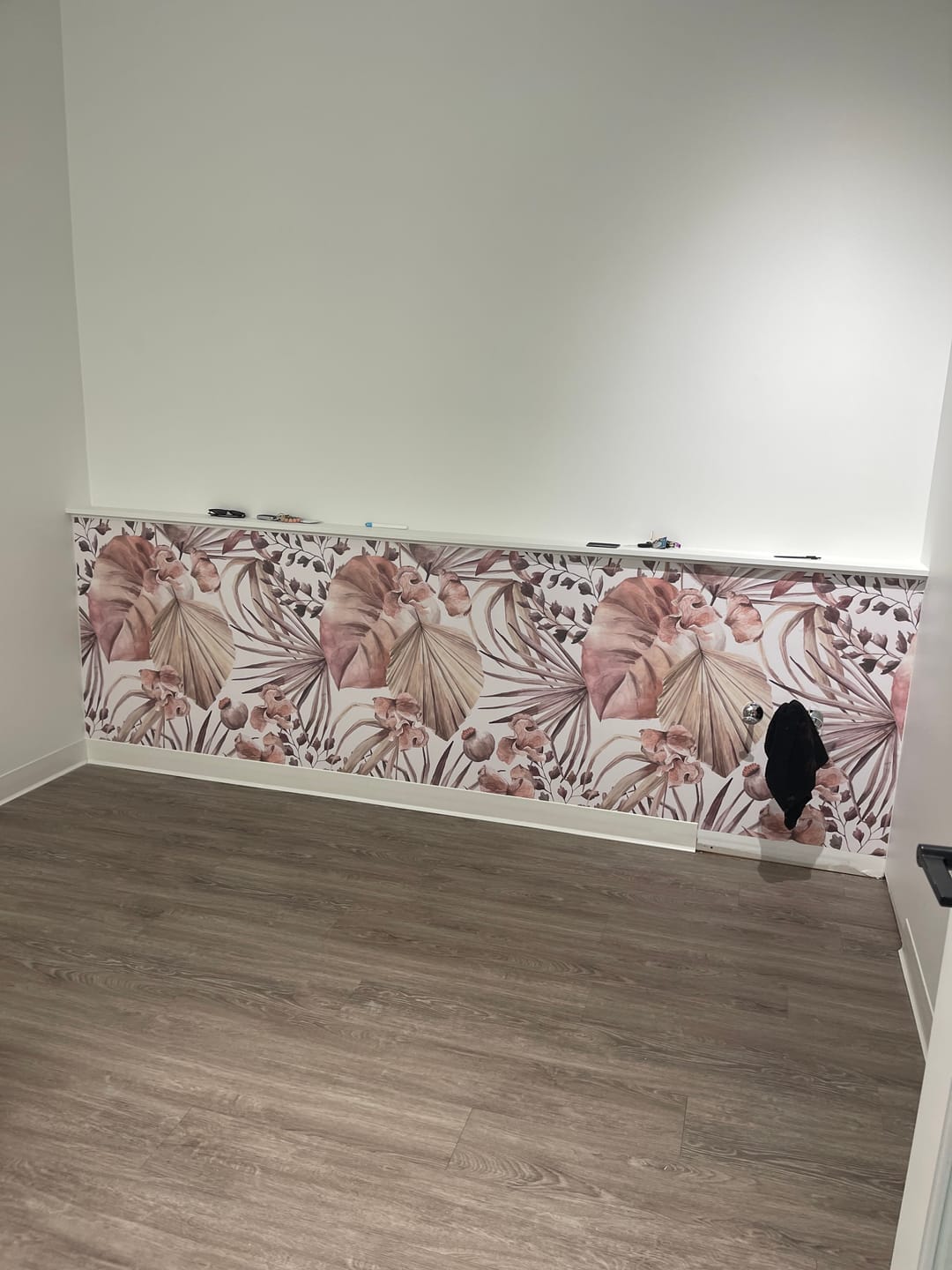 Customer photo review of Tropical Boho Leaves Wallpaper