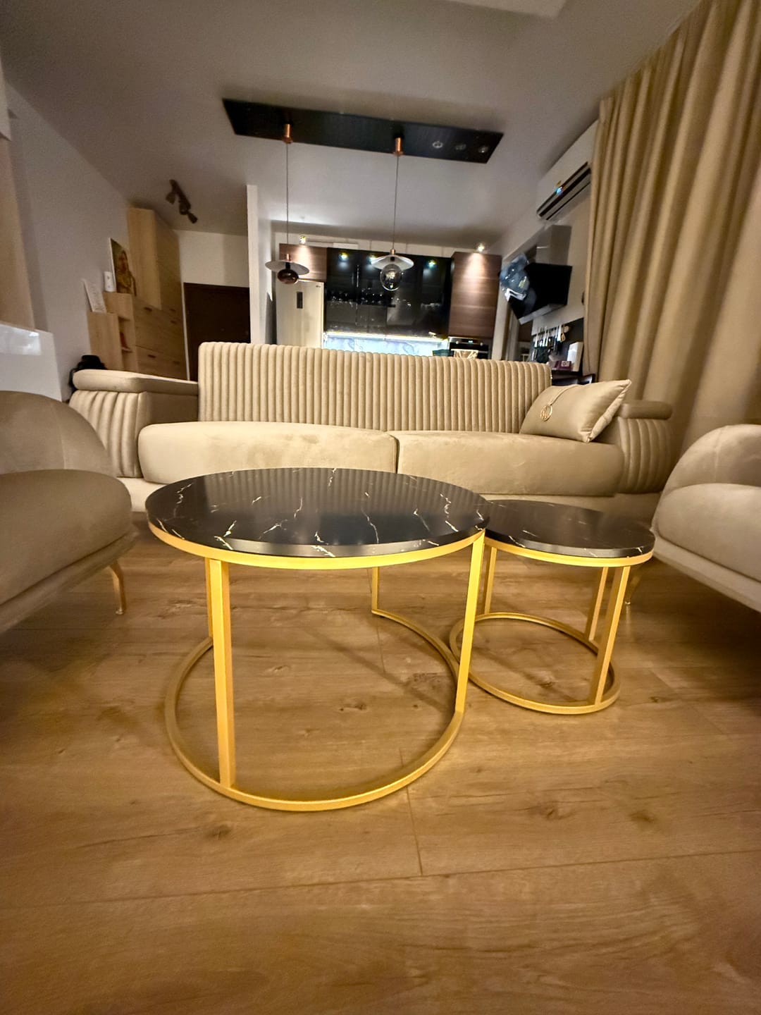 Customer photo review of Set 2 masute cafea PAOLA, negru cu efect de marmura/auriu