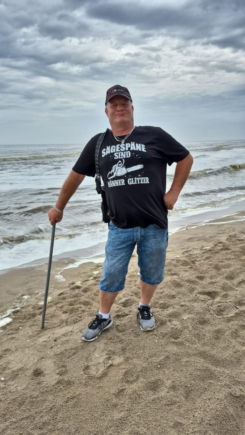 Customer photo review of MÄNNERGLITZER KETTENSÄGE - Bio Herren Shirt