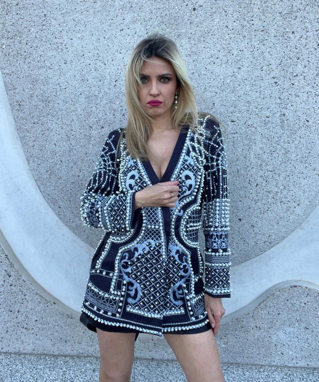 Customer photo review of Long Sleeves Loose Beads Printed V-Neck Blazer Outerwear