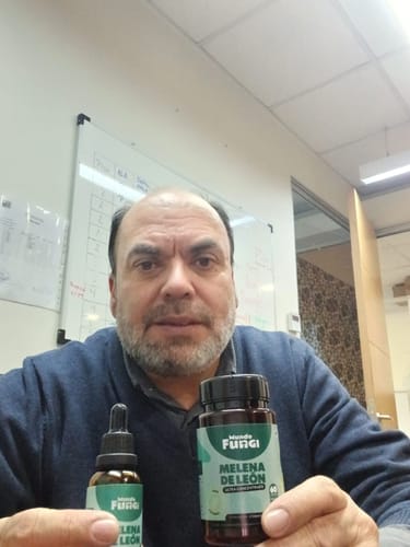 Customer photo review of Melena de León Cápsulas + Gotas - Extracto Ultra Concentrado