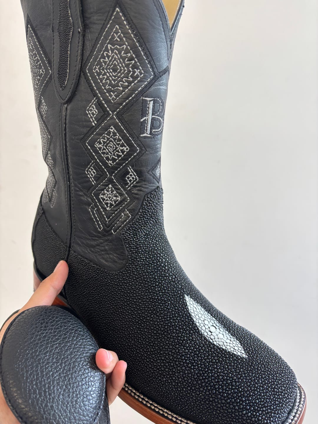 Customer photo review of BOTAS BULLDOG MANTARRAYA NEGRO