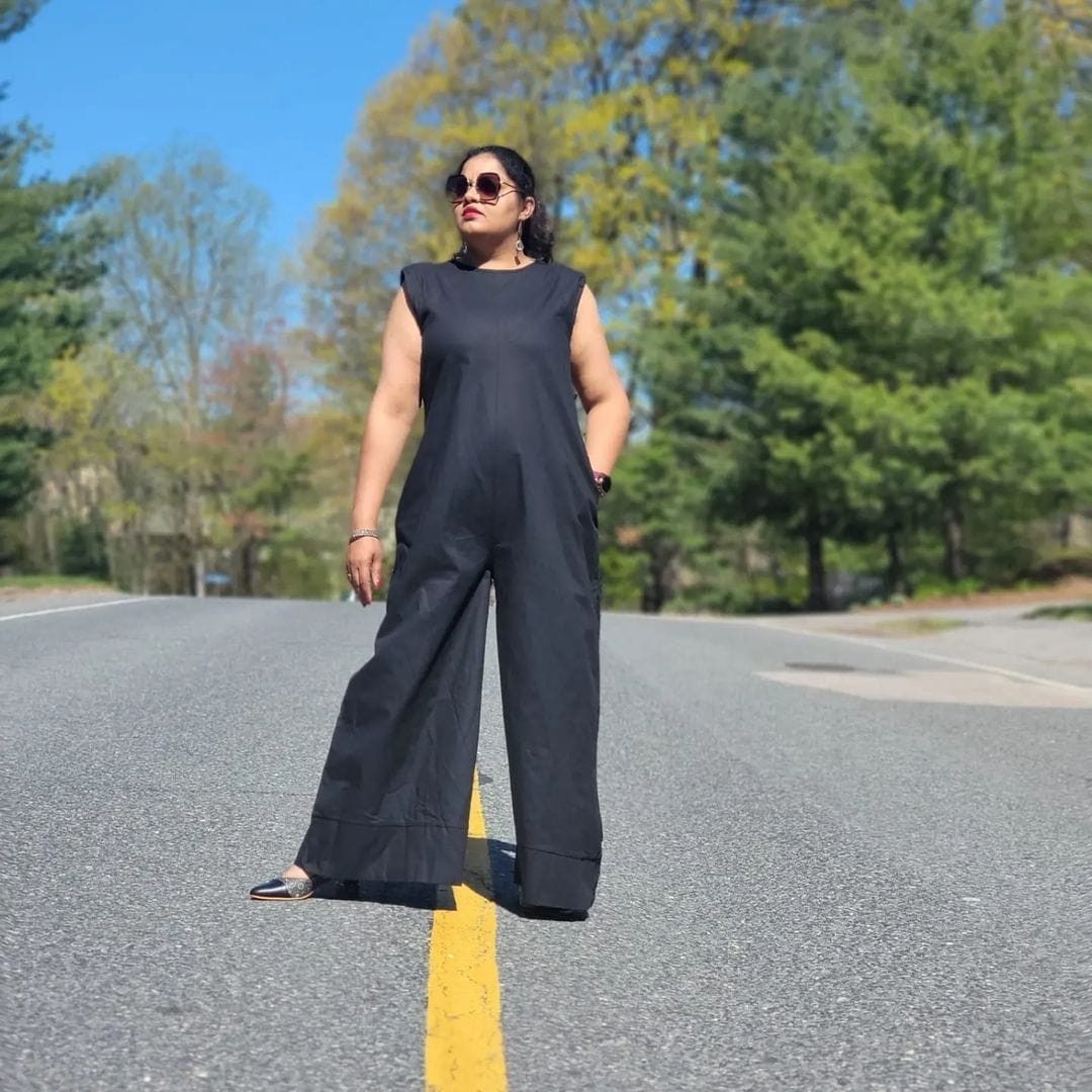 Customer photo review of Sleeveless Wide Leg Shoulder Pad Solid Color Jumpsuits