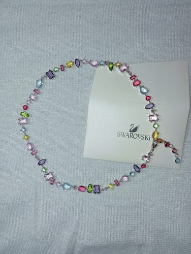 Customer photo review of COLLAR GEMA CRISTALES COMPLETO MULTI COLOR SWAROVSKI + KIT DE REGALO