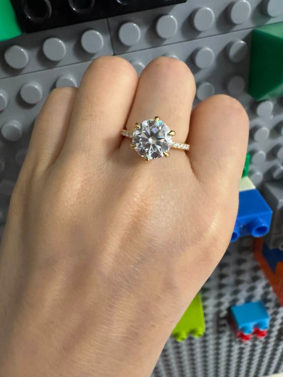 Customer photo review of Rodiffy Moissanite 2.0 Ct ~4.0 Ct Round Cut 6 Prong Yellow Gold Promise Ring