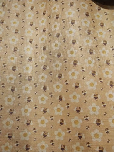 Customer photo review of DUNA 0.9MM AMARELO GOLD MARGARIDA COLECAO POOH POR SABRINA AVELAR E FERNANDA GAMA