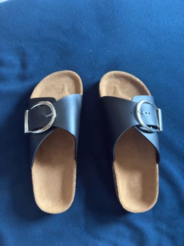 Customer photo review of Women's simple solid color buckle cover for wearing flat heeled straight slippers