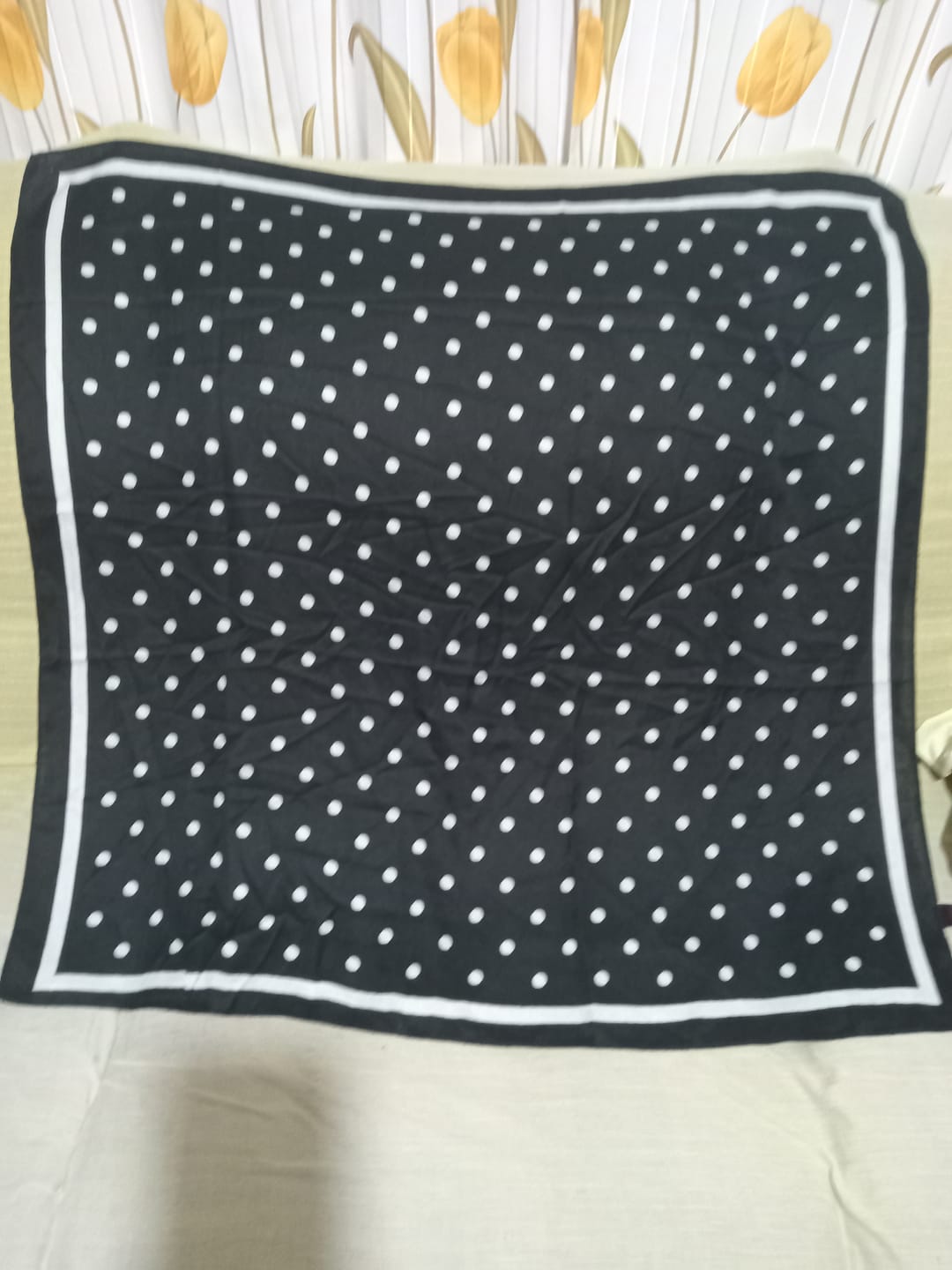 Customer photo review of Contrast Color Keep Warm Polka-Dot Shawl&Scarf