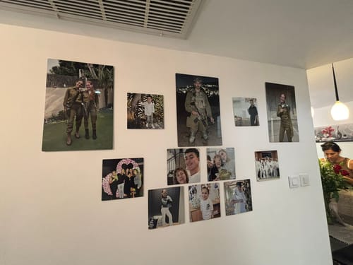 Customer photo review of קיר תמונות מתמגנטות