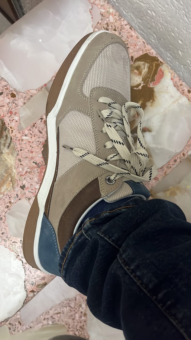 Customer photo review of Tenis Style Hank Khaki
