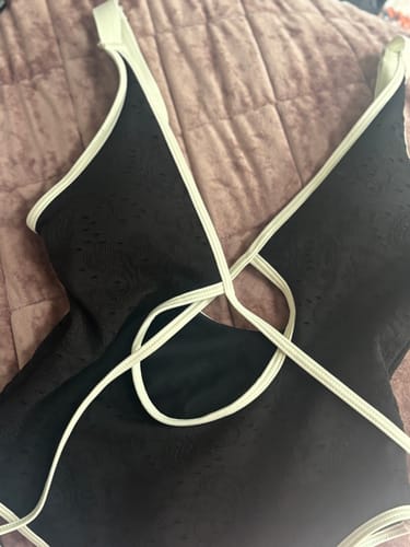 Customer photo review of Seamolly Vintage Lace Jacquard Contrast Color One-piece Swimsuit