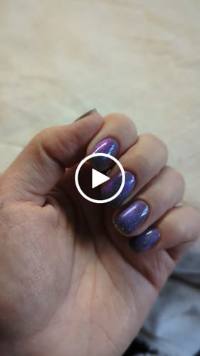 Customer video review of Semilac 828 Grey Holo UV Gel Polish