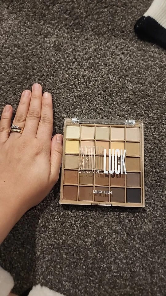 Customer photo review of Matte Eyeshadow Palette Neutral Gray Brown Earthy Tones — Earthy | KIMLUD