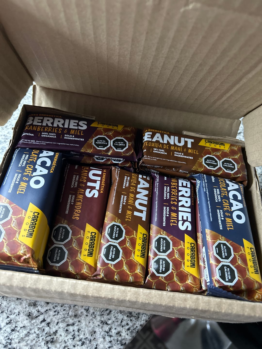 Customer photo review of Pack 28 Barras Energéticas CaraboniFoods – 4 Sabores, 100% Naturales con Miel Cruda