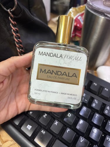 Customer photo review of Desert Mirage - Inspirado en SANTAL 33 de LE LABO 100ml-