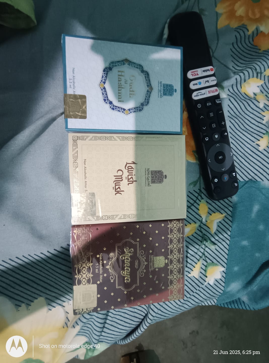 Customer photo review of 3 Pcs Attar Set Shanaya, Lavish Musk And Oudh Al Hashmi 5.5 Ml Each