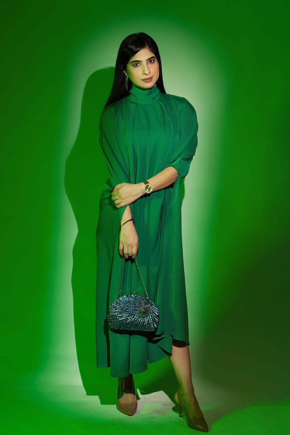 Customer photo review of Simple Batwing Sleeves Lace-Up Solid Color High-Neck Midi Dresses