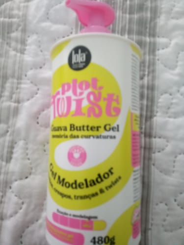 Customer photo review of Lola Cosmetics Plot Twist Guava Butter Gel Modelador 480g