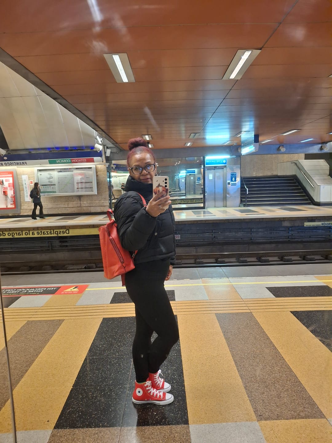 Customer photo review of Zapatilla Converse Chuck Taylor Hi Mujer Rojo