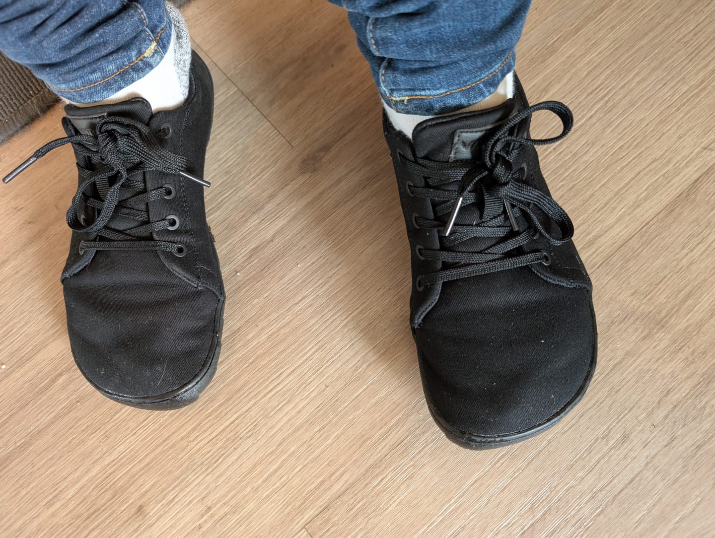 Customer photo review of Vaistoa Rento 2 | Canvas Barefoot Sneakers