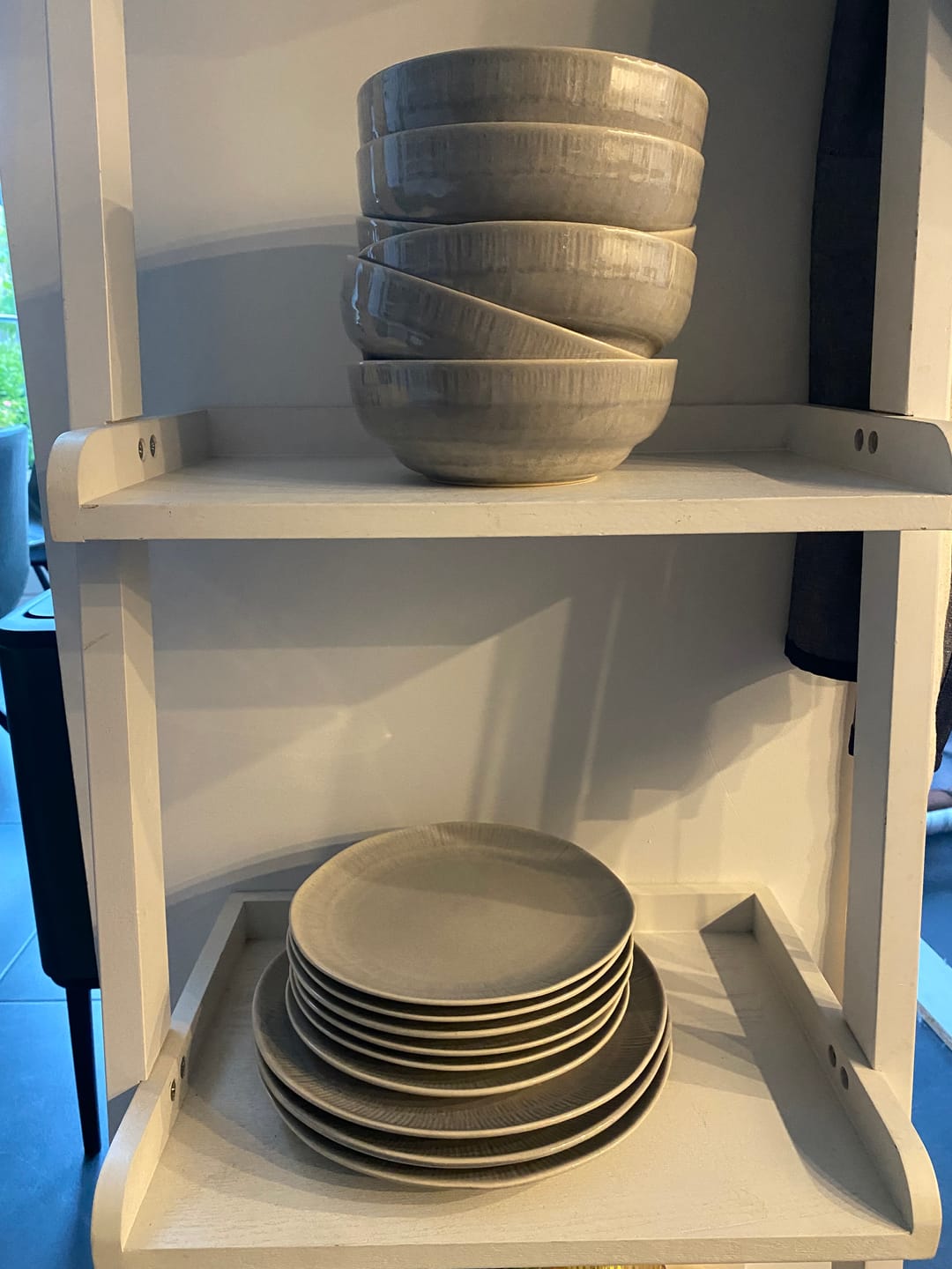 Customer photo review of Cookinglife Serviesset Nola Taupe - 18-delig / 6 personen - 6 dinerborden, 6 ontbijtborden en 6 kommen