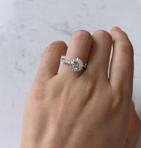 Customer photo review of Rodiffy Moissanite 2.0 Ct ～4.0 Ct Round Cut 6 Prong Promise Rings For Women