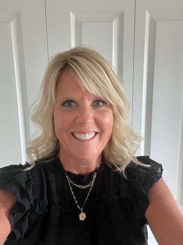 Customer photo review of Elsie Light Volume Hair Topper