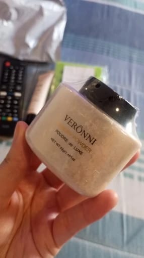 Customer photo review of Banana Shaped Loose Powder Velvet Matte Finish Pore Smoothing — Banana Yellow | KIMLUD