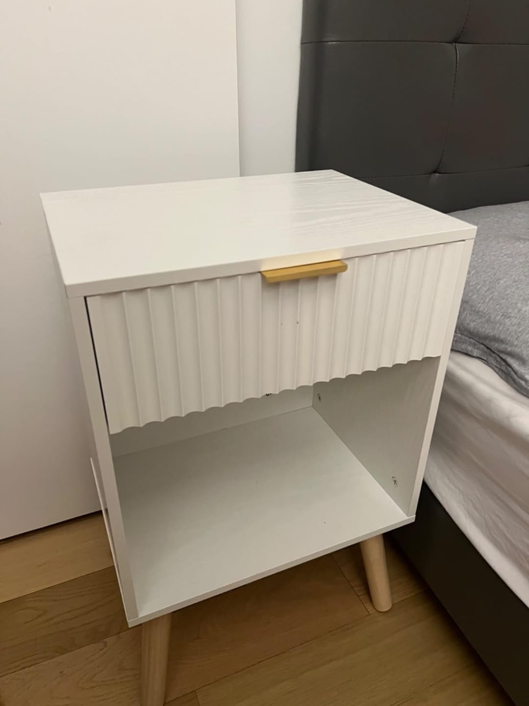 Customer photo review of Mid Century Modern Nightstand, Wood Bedside Table with Drawer and Opening Storage, End Table Living Room Fluted Night Stand with Solid Wood Legs for Bedroom