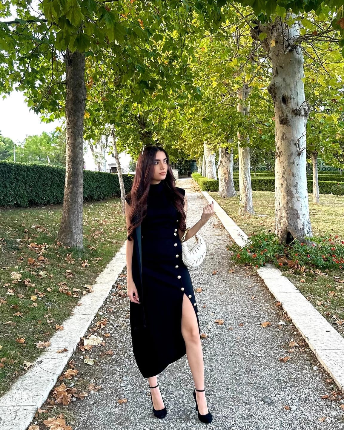 Customer photo review of Loose Sleeveless Solid Color Split-side Shawl Collar Maxi Dresses