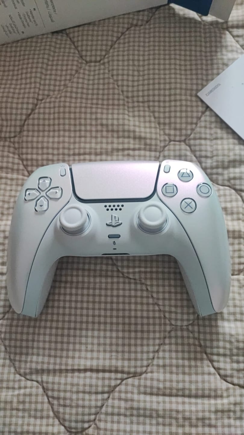 Customer photo review of PlayStation 5 (PS5) DualSense Wireless Controller - Chroma Pearl