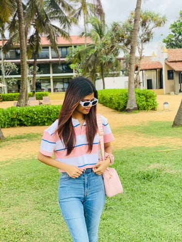 Customer photo review of Peachy Skyline Oversize Crop Tee