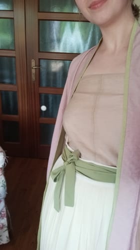 Customer photo review of Wan Hui Zhou 晚回舟 Late Return to the Boat Song Dynasty Beizi Jacket & Baidiequn Ruqun Set
