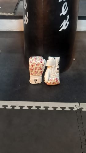 Customer photo review of Guantes de Boxeo Floral FL6