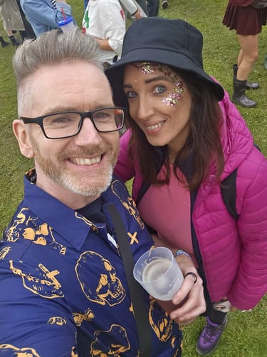 Customer photo review of Chemise hawaïenne Aloha à manches courtes avec imprimé tête de mort orange pour homme