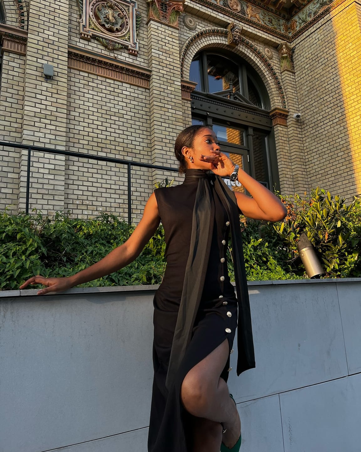 Customer photo review of Loose Sleeveless Solid Color Split-side Shawl Collar Maxi Dresses
