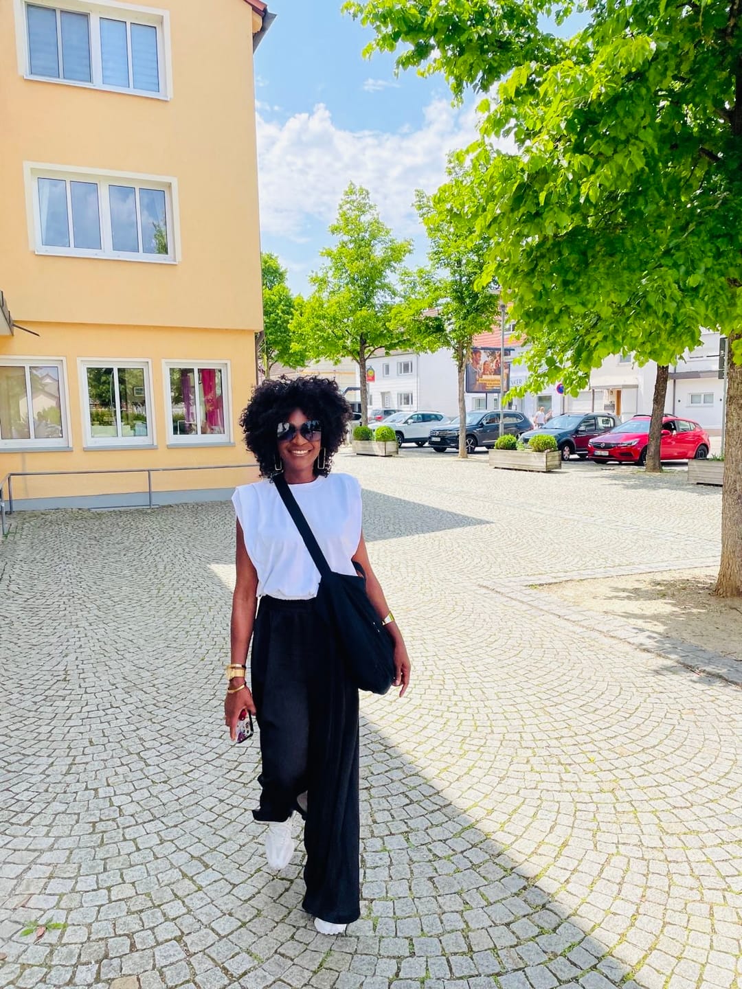 Customer photo review of Black TØTE Bag