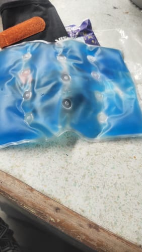 Customer photo review of Flexi Hot & Cold Gel Pack Strap | Dual Purpose Heating & Cooling Solution to Relieve Muscle & Joint Pain (Black)