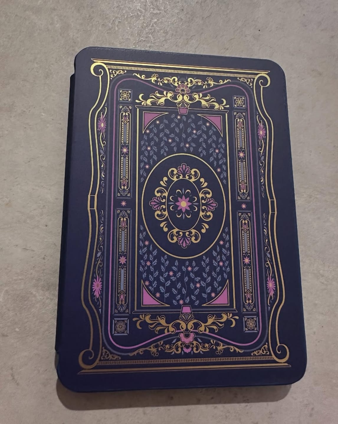 Customer photo review of Literati Kindle Sticker Insert - Royal Blue