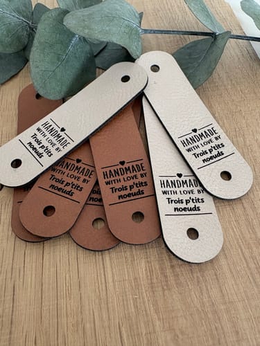 Customer photo review of Kunstleder-Labels mit Chicago Screws - Personalisierte Labels