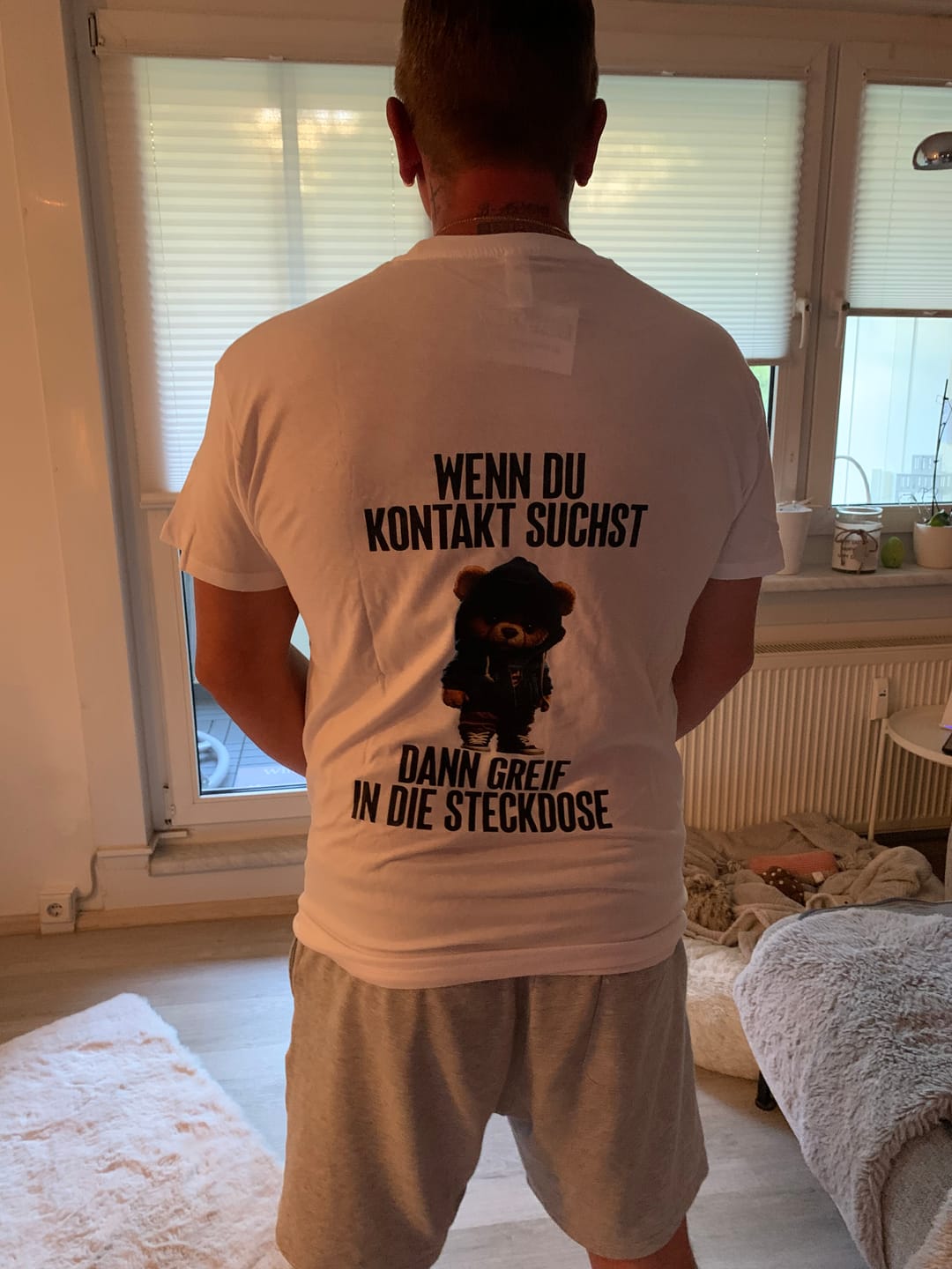 Customer photo review of KONTAKT TEDDY Rückendruck | Premium Shirt Unisex
