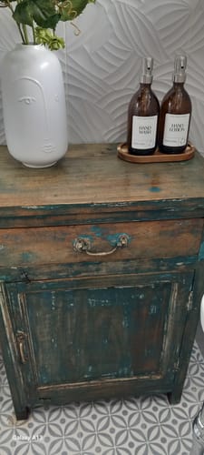 Customer photo review of Set of 2 Amber Glass Bottle 500 ML with Stainless Steel Pump & Small Tray