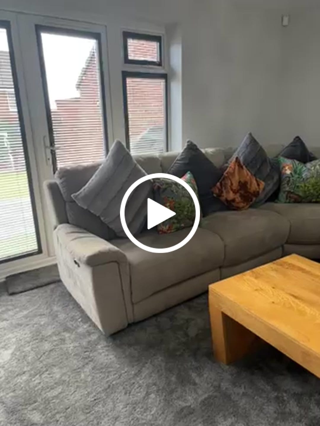 Customer video review of Jungle Fusion | Sustainable Velvet Cushion