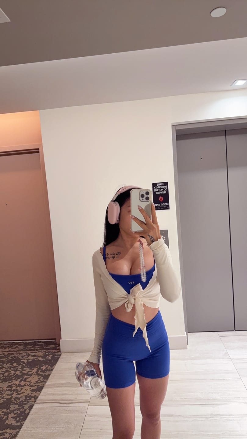 Customer photo review of The Wrap Top / Black