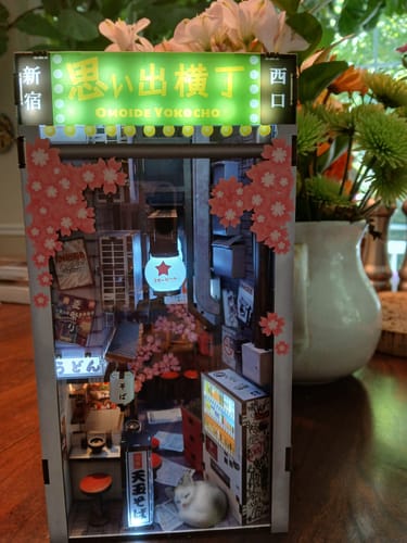 Customer photo review of Omoide Yokocho Book Nook Kit