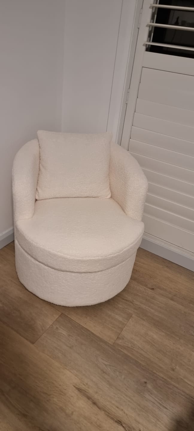 Customer photo review of Levede Fleece Swivel Chair