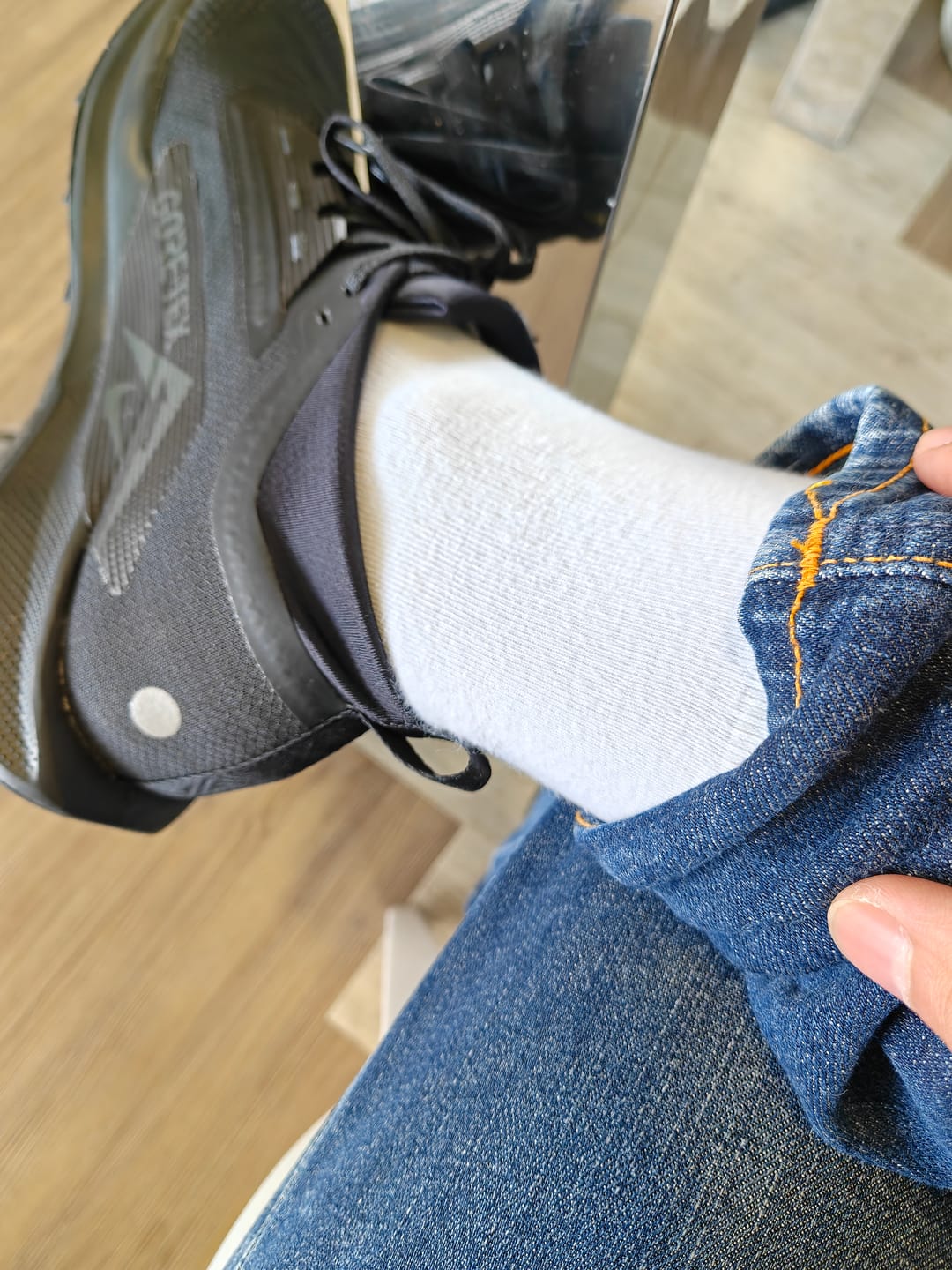 Customer photo review of [5 Pairs] SoxBox Unisex Long Cotton Socks