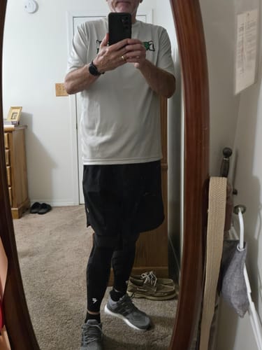 Customer photo review of Compression Sleeves V2 for Knees and Legs