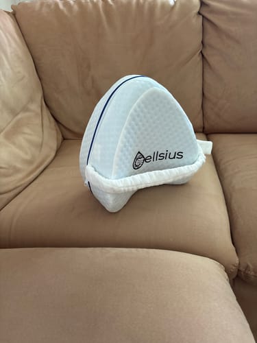 Customer photo review of Cellsius Orthopädisches Kniekissen - Das Geheimnis eines schmerzfreien Schlafs